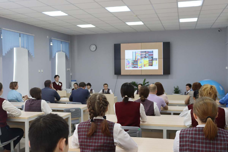 24 мая на базе Губернаторского лицея состоялось заседание читательского клуба.